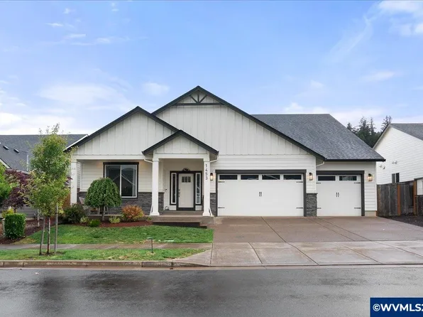 1453 Meadow Ave, Silverton, OR 97381