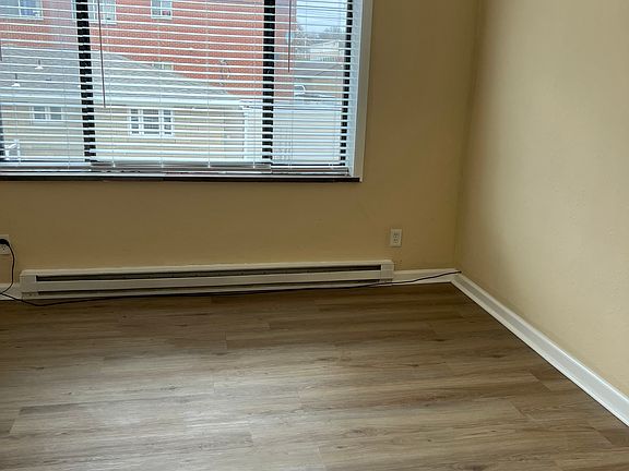 4th image of 308 Ross Ave APT 4