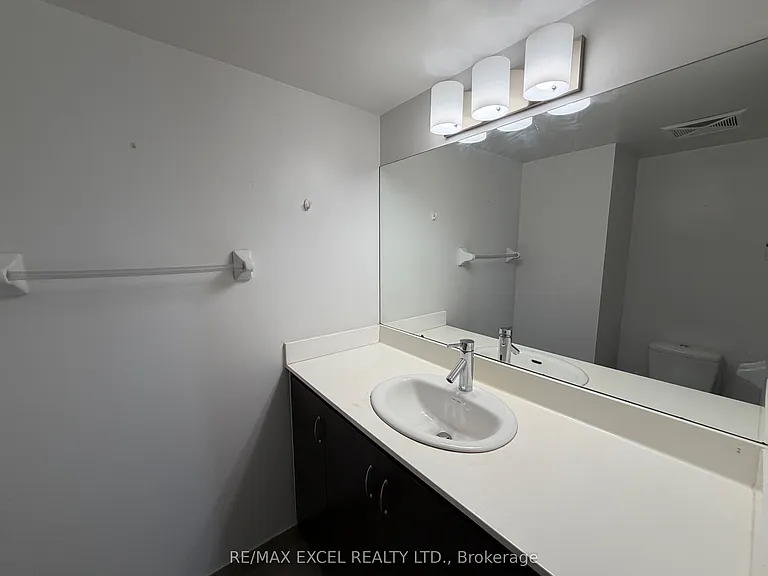 5168 Yonge St #609 — Photo 9