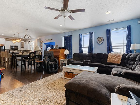 5th image of 9244 Thames Dr