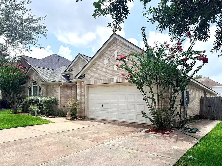 9006 Sundown Dr — Photo 2