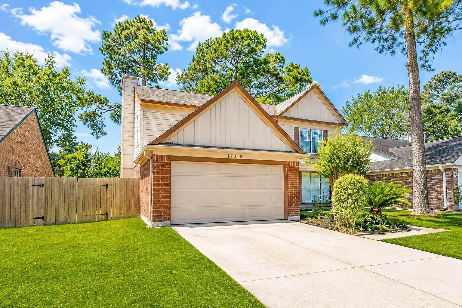4 bed, 2.5 bath, 2096 sqft, $2,000 — Photo 1