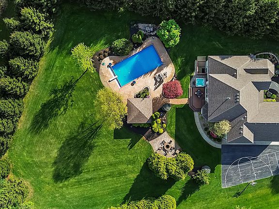 4th image of 11563 Lilac St