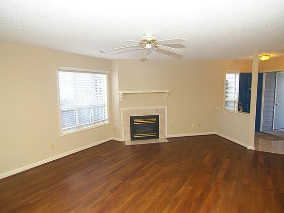 3rd image of 103 B Breezewood Dr