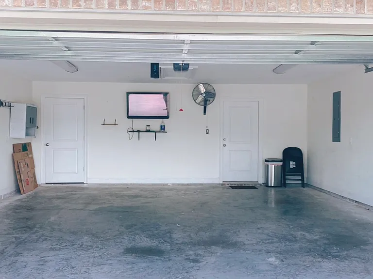 1325 N Grace St — Photo 16