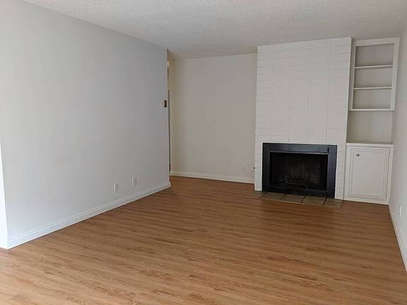 2nd image of 1241 Barry Ave #8