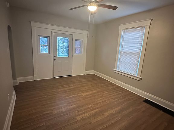 4th image of 1102 Main St APT 1