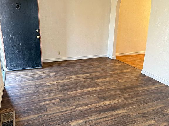 3rd image of 628 N Park Ave
