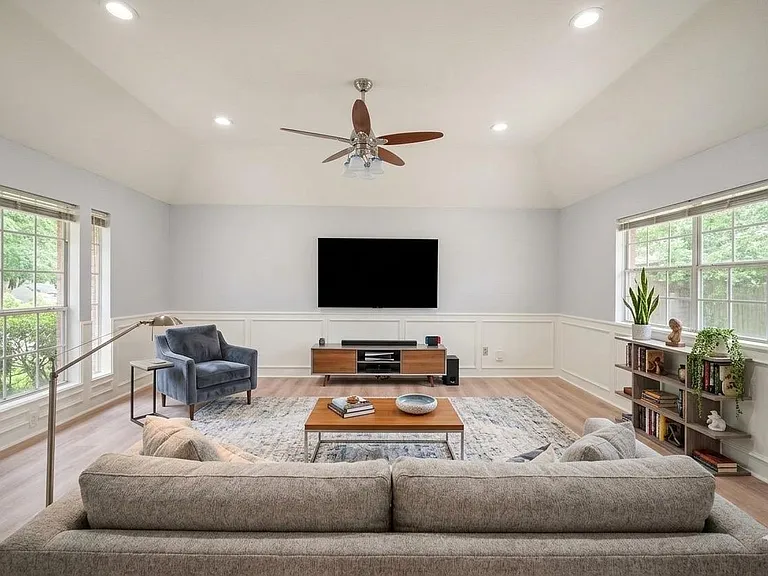 3622 Springhill Ln — Photo 15
