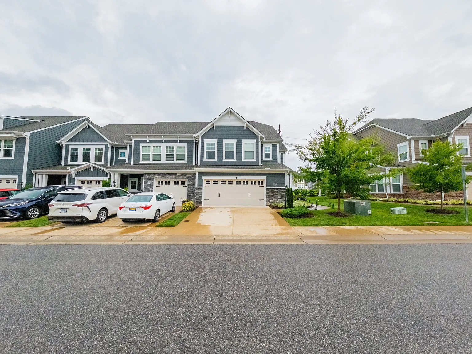4 bed, 2.5 bath, 2152 sqft, $3,099 — Photo 4