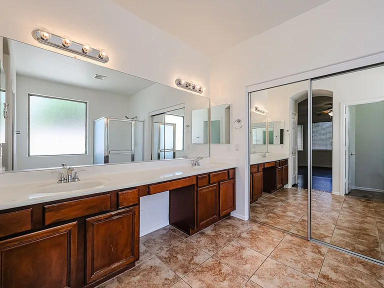 445 W Seagull Dr — Photo 36