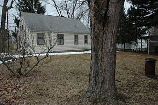 2nd image of 228 Robert St