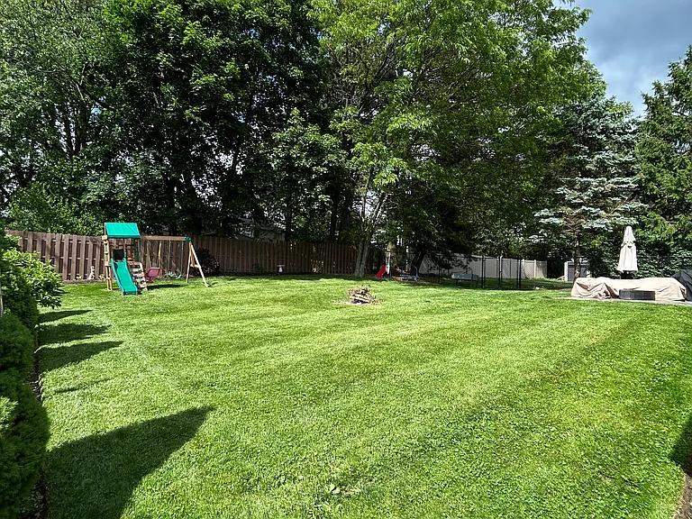 110 N Spruce Dr — Photo 9