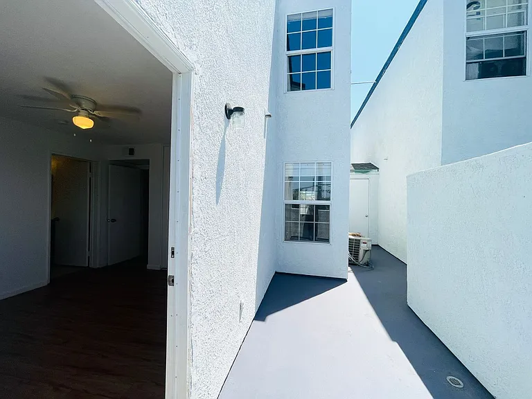4210 52nd St #101 — Photo 27
