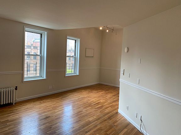 3rd image of 100 W 87th St APT 4D