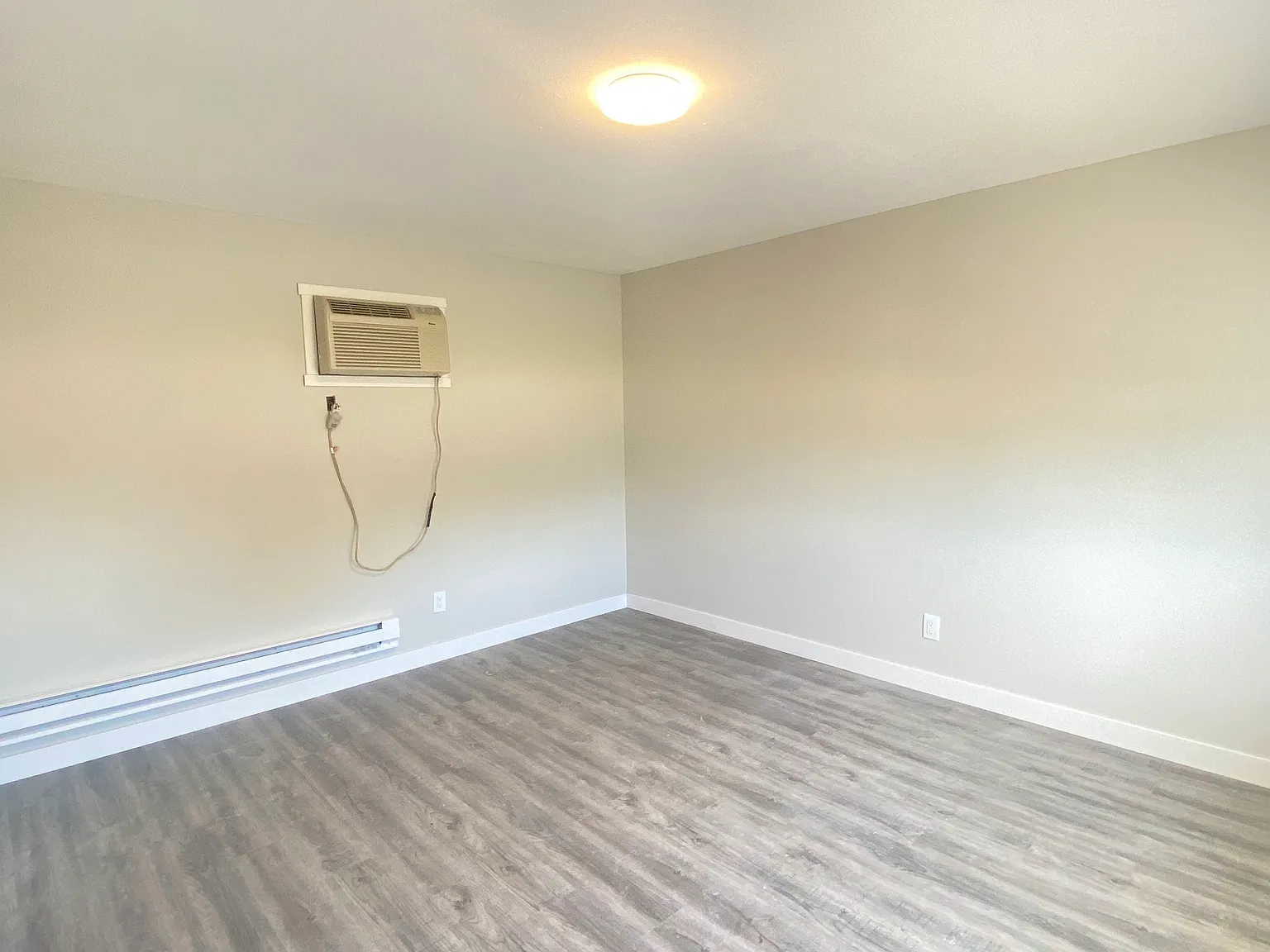 Studio, 450 sqft, $900 — Photo 3