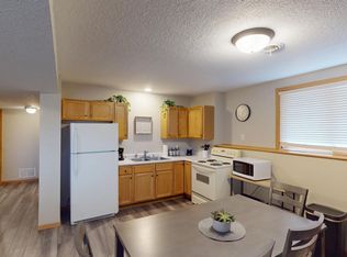 11878 Lake Ln, Lindstrom, MN 55045