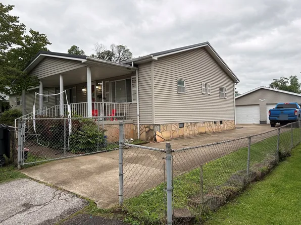 14 129th St, Chesapeake, WV 25315