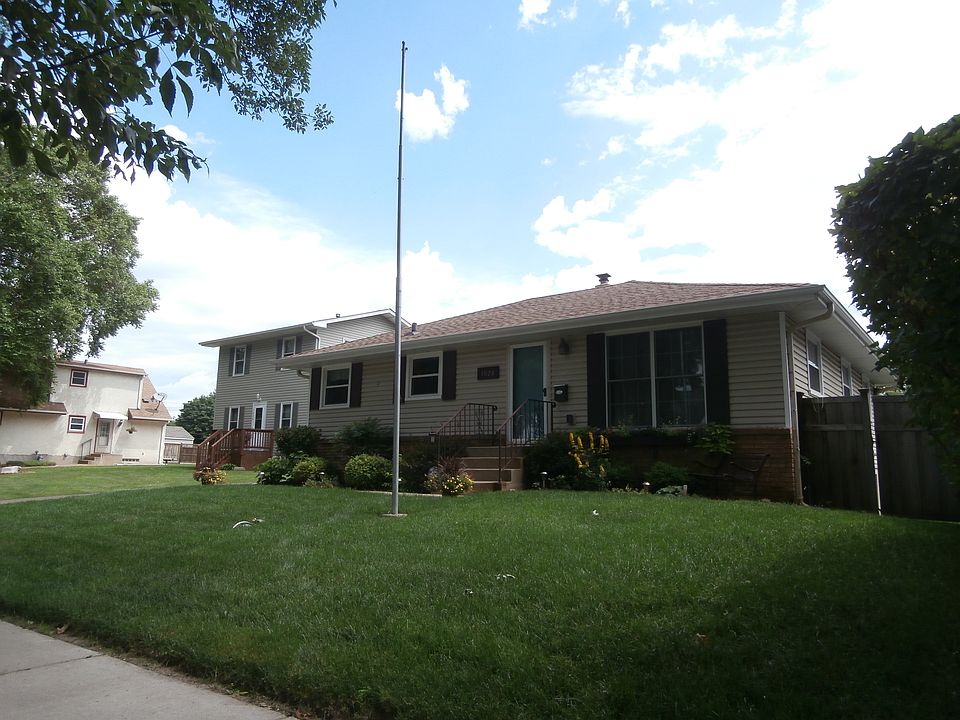 1st image of 1028 Felix St