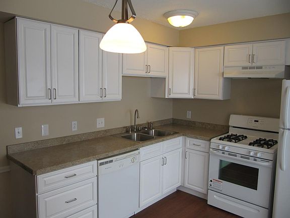 2nd image of 68 Forest Garden Dr APT 4