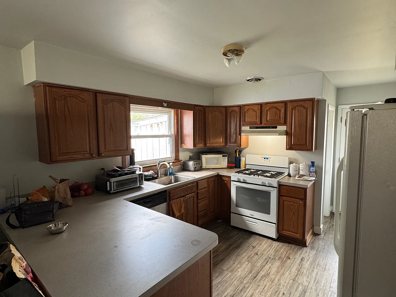 4 bed, 1684 sqft, $2,900 — Photo 2