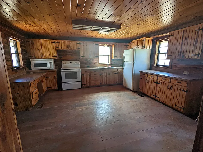 8381 Chouteau Springs Dr — Photo 6