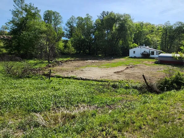 297 Parkside Dr, Fancy Gap, VA 24328
