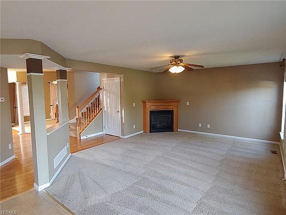 5th image of 561 Deerwood Ct