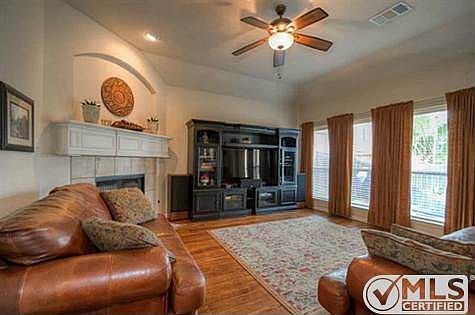 2nd image of 3424 Beekman Dr