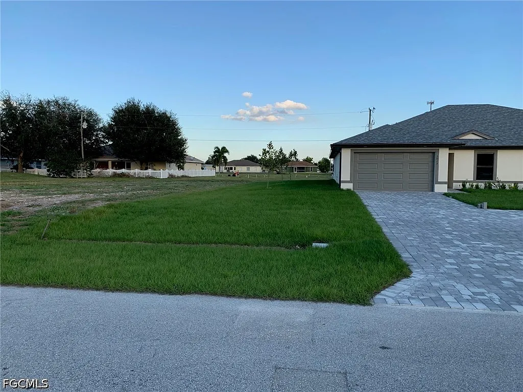 3 bed, 2.0 bath, 1419 sqft, $1,800 — Photo 2