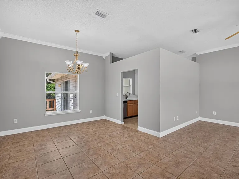 9256 Dale View Ln W — Photo 7