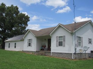 15 Hunt Dr, Linden, TN 37096
