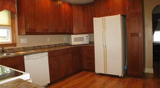 4th image of 25 Metcalf Ave