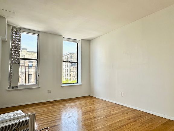 4th image of 953 Amsterdam Ave APT 5C