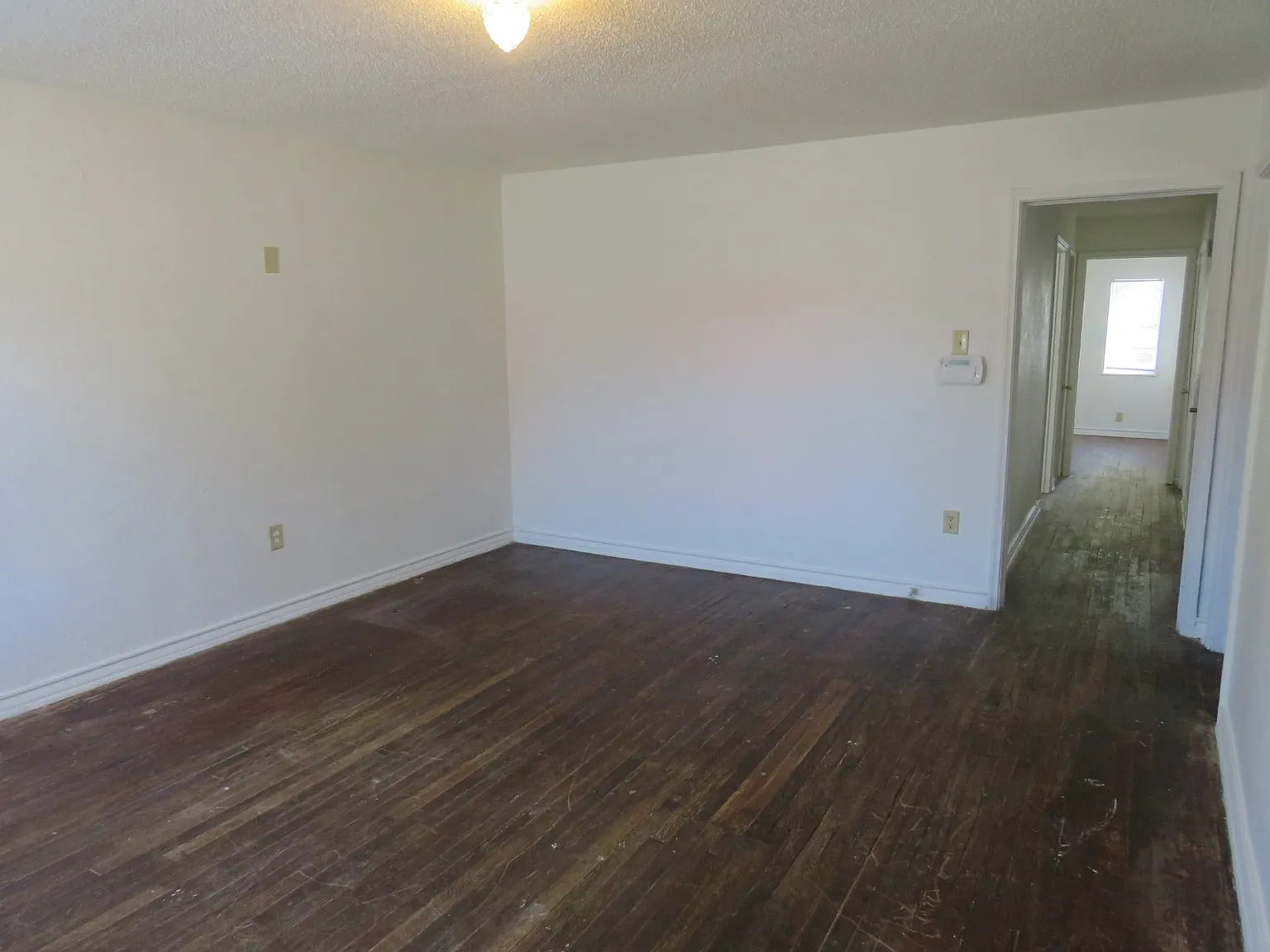 2 bed, 1.0 bath, 797 sqft, $725 — Photo 3