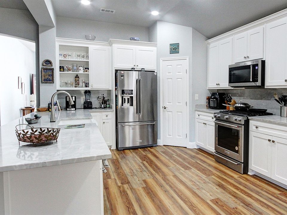 1st image of 949 Wisperwood Dr