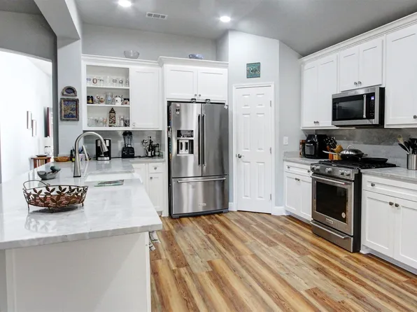 949 Wisperwood Dr, Rockwall, TX 75087