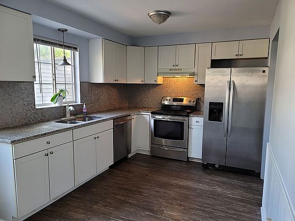 2nd image of 7525 Holly Grove Ct