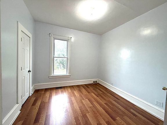 4th image of 115 13th St