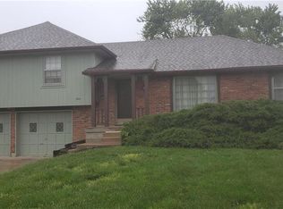 304 E Lucy Webb Rd, Raymore, MO 64083