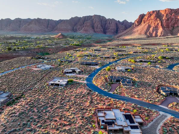 750 W Shinava Dr, Ivins, UT 84738