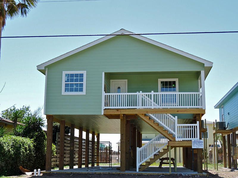 2nd image of 410 Royal Palm Dr