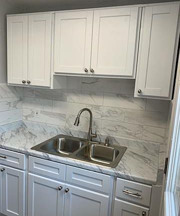 4th image of 908 E Tuckey Ln #5