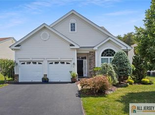 41 Draw Bridge Dr, Monroe Township, NJ 08831