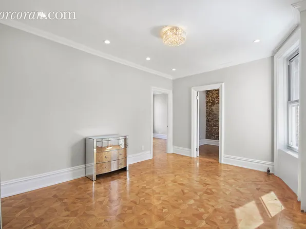 92 Perry Street image 1 of 5