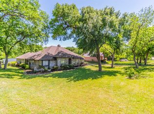 4033 Vineyard Rd, Grand Prairie, TX 75052