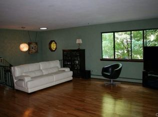 185 Elm St, Fairfield, CT 06824