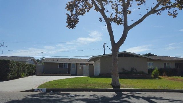 1st image of 908 Feather Ave