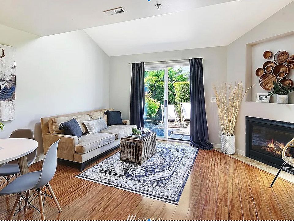 1st image of 321 SE Orchard Dr APT 29
