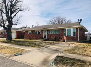 2425 Navajo Rd, Pampa, TX 79065